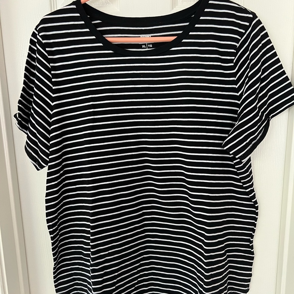 Old Navy t-shirt